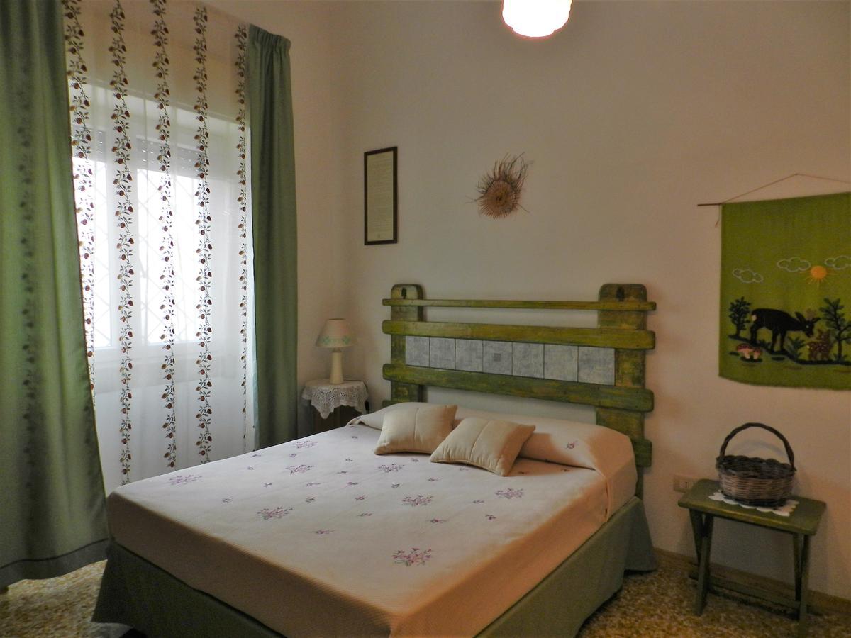 Casa Corte Con Terrazza Taviano  Buitenkant foto