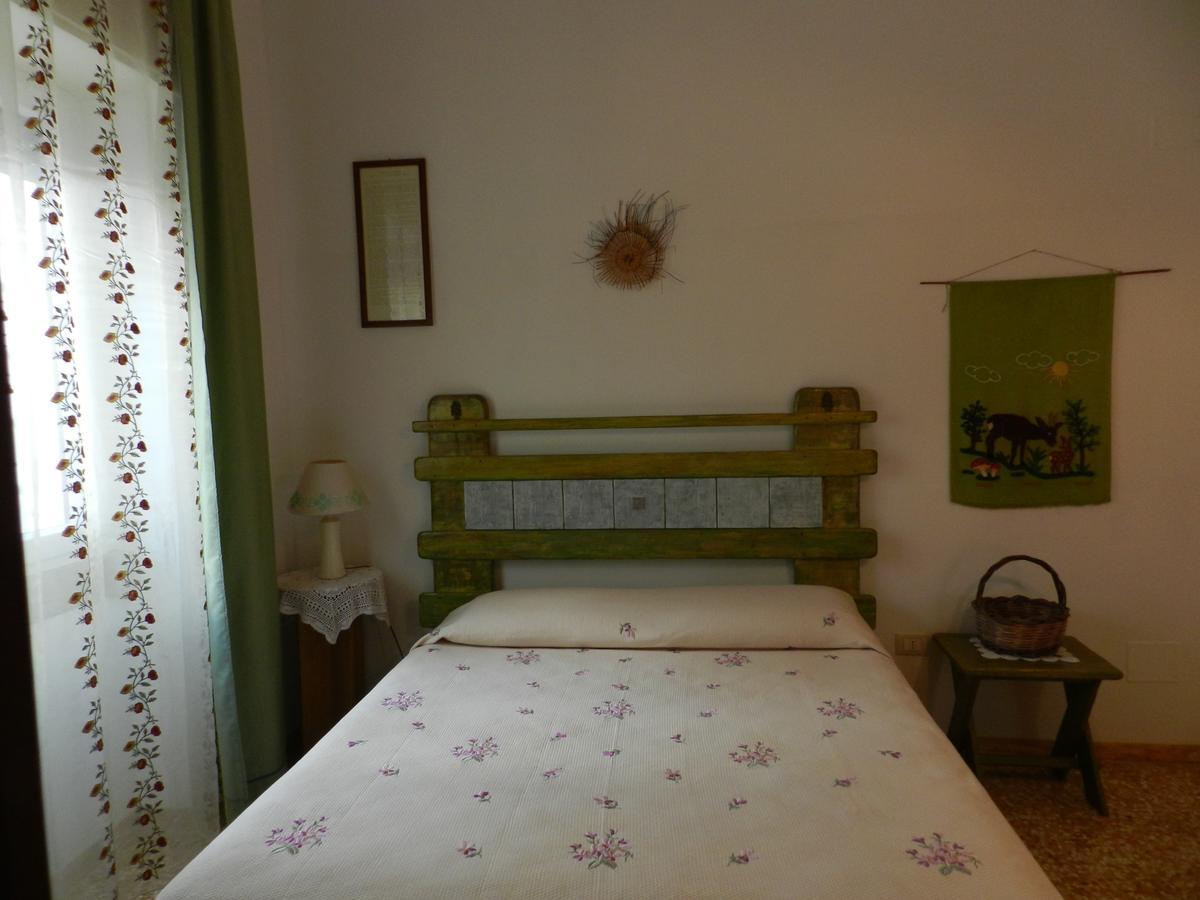 Casa Corte Con Terrazza Taviano  Buitenkant foto